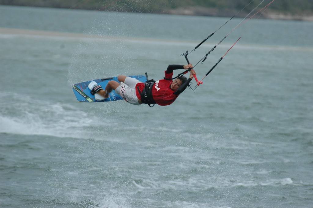 Girls in action at the 2008 Freestyle Nats at Elliott Heads