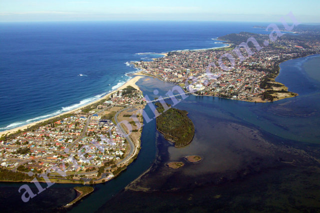 Picnic point at the Entrance, The grassy park.