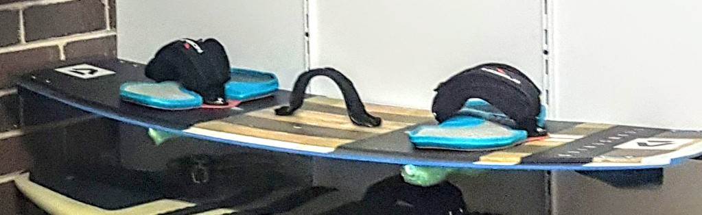 The board with the straps