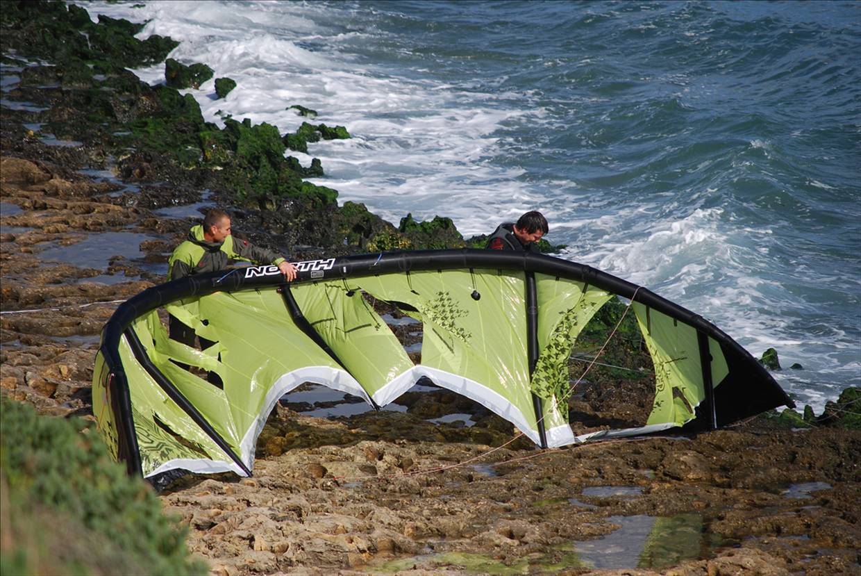 trashed kite at Cott