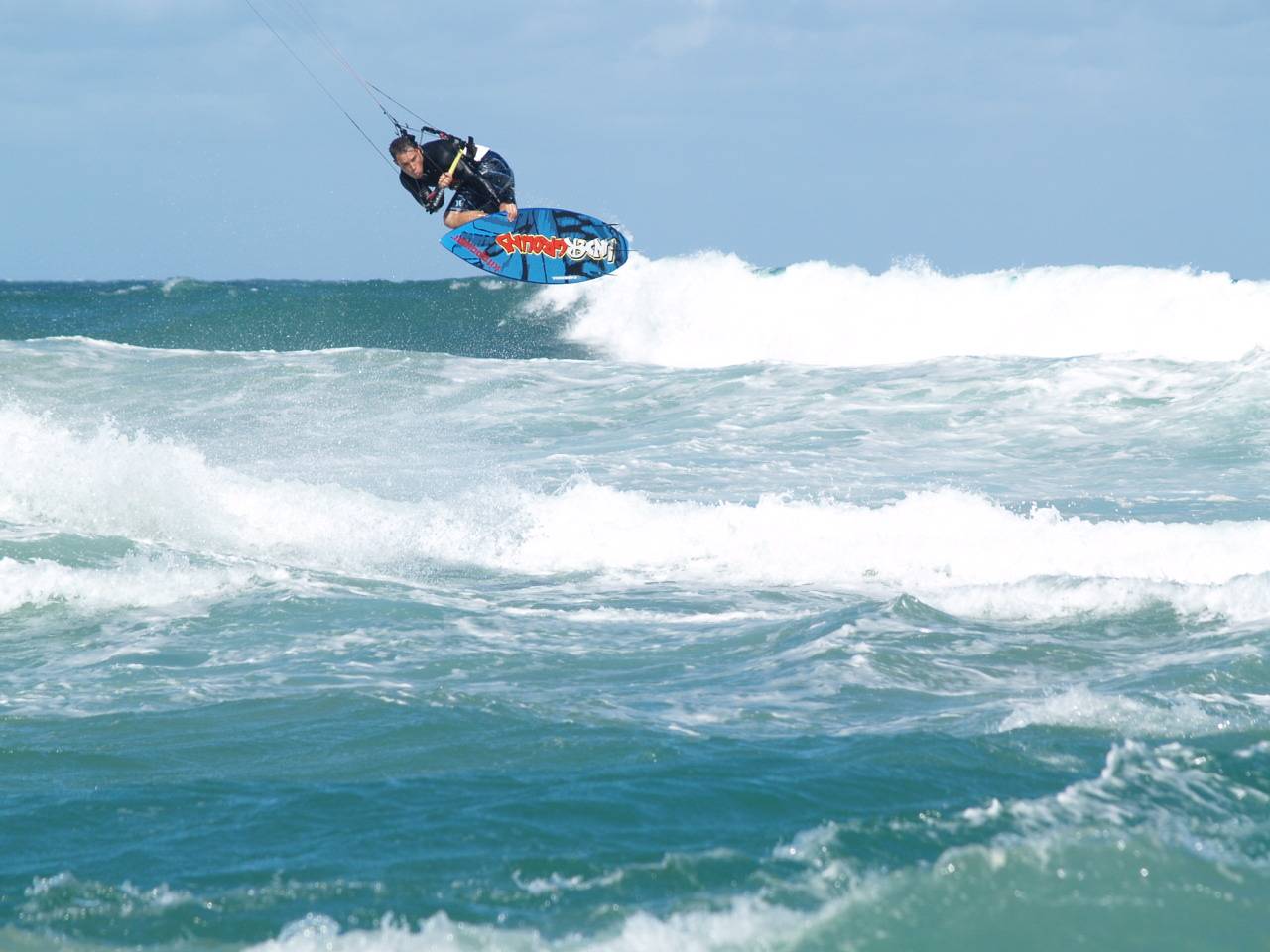 Richie, flying unstrapped at wanda