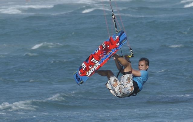 unknown kiter at Woodies Sun 4th Feb