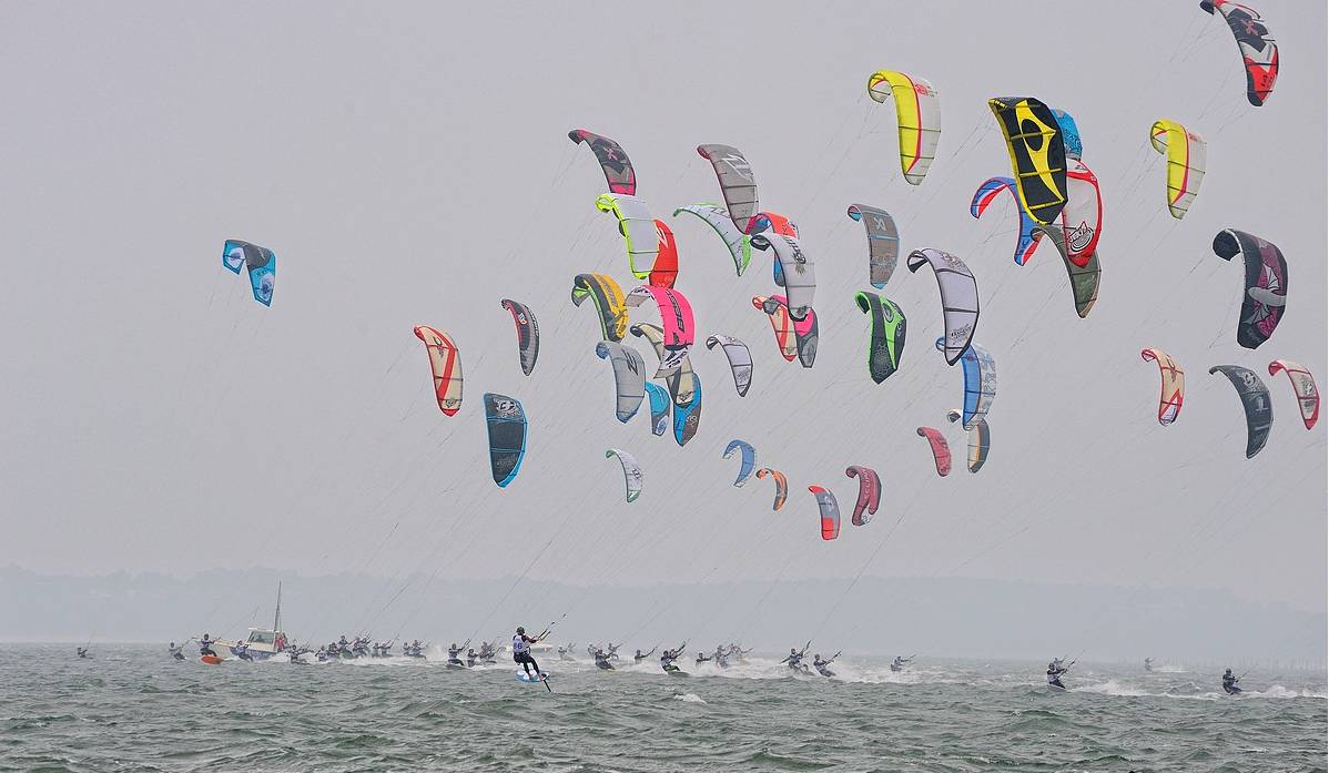 Kite racing start