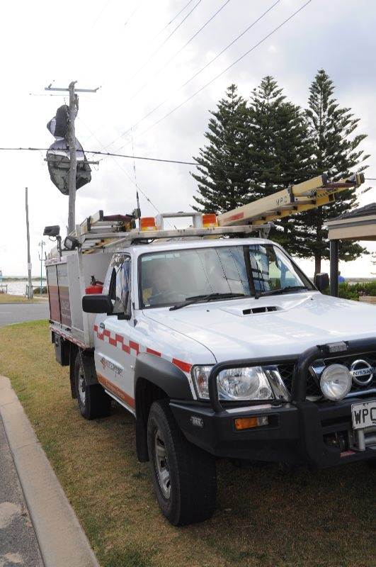 Kite up a power pole