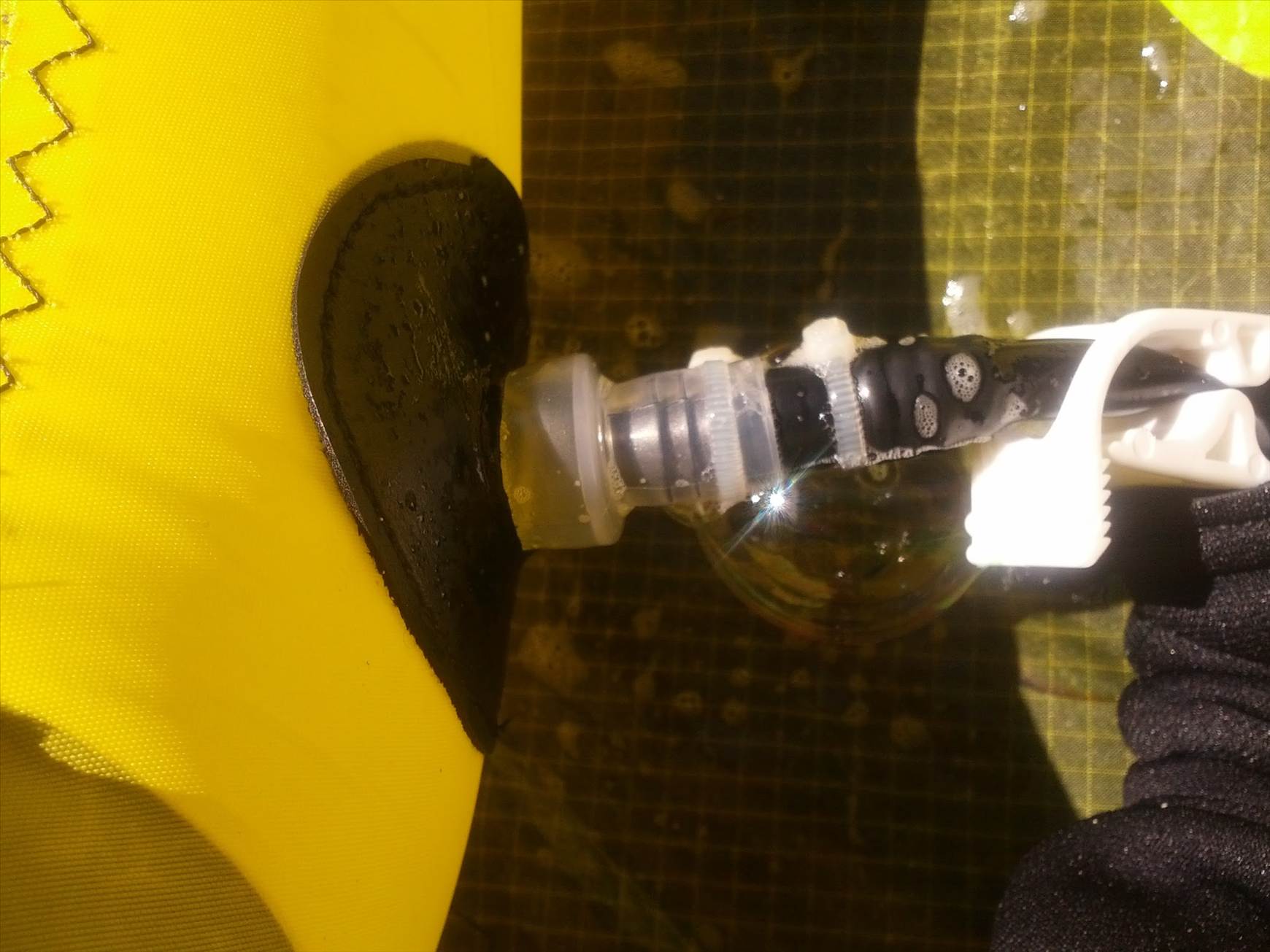 Leaking strut connector