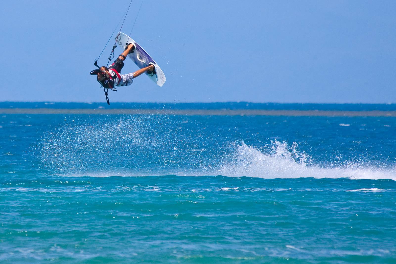WindSwell Kitesurfing Tours