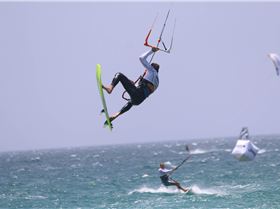 TARIFA STRAPLESS KITESURFING PRO 2016