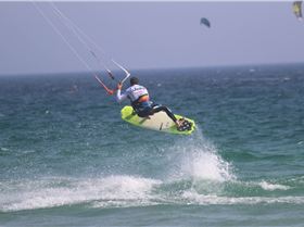 TARIFA STRAPLESS KITESURFING PRO 2016