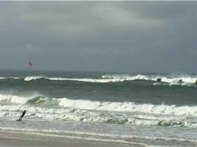 Kitesurfing
