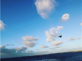 Green north guy huckin' it