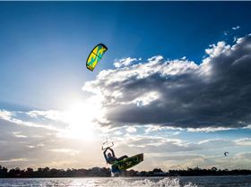 When Joris Miedema from Netherland comes the other side of the world for a kite session in Brisbane.