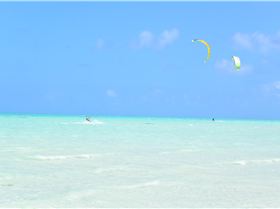 Moon Tours - PNG KITE TRIP