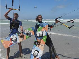 Buzz kites in action