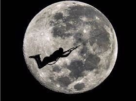 Moon Kite  Surfer