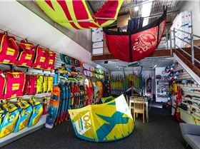 F-one and Manera Australia have opened they showroom and training facility here in Australia!