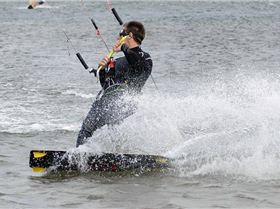 Kitesurfing the sandbar at Safety Bay