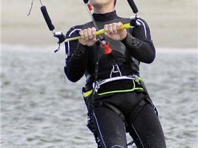 Kitesurfing the sandbar at Safety Bay