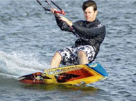 Kitesurfing the sandbar at Safety Bay