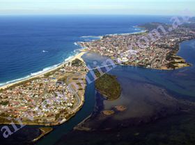 Picnic point at the Entrance, The grassy park.