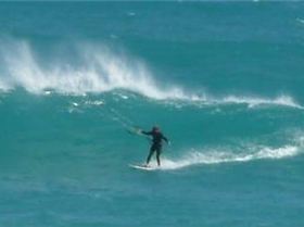 Kitesurfing Middleton