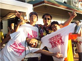 Kaos69 and his possie