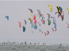 Kite racing start