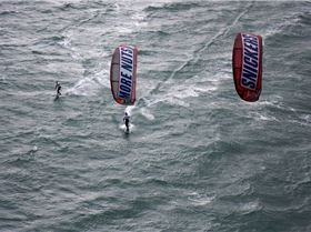 SNICKERS BASS STRAIT CROSSING