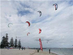 2010 1119RaceKite0203-53