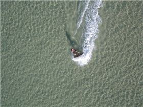 The Alley.. 14 knots, 13M CB IDS, 143 Wave Doctor