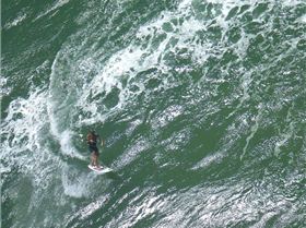 The Alley.. 14 knots, 13M CB IDS, 143 Wave Doctor