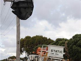 Kite up a power pole
