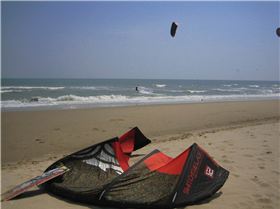 Kitesurfing