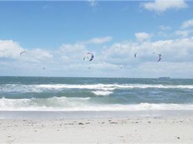 Kite racing at Hampton in 30+ knots