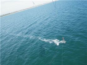 Kitesurfing downwinder Mentone to Port Melbourne