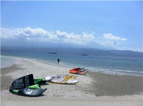 Kitesurfing