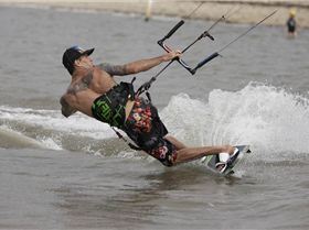 Kitesurfing