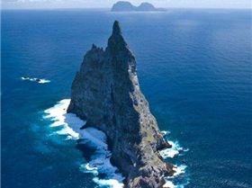 Ball's Pyramid & Lord Howe Distant