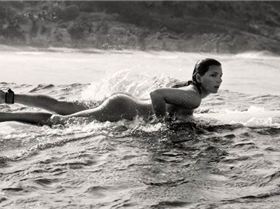 maya-gabeira-surfing-naked-espn-the-body-issue-surfing-610x373