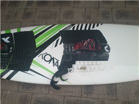 Board comes without straps and fins