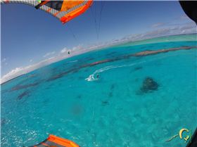 One Foot - Honeymoon islands DW