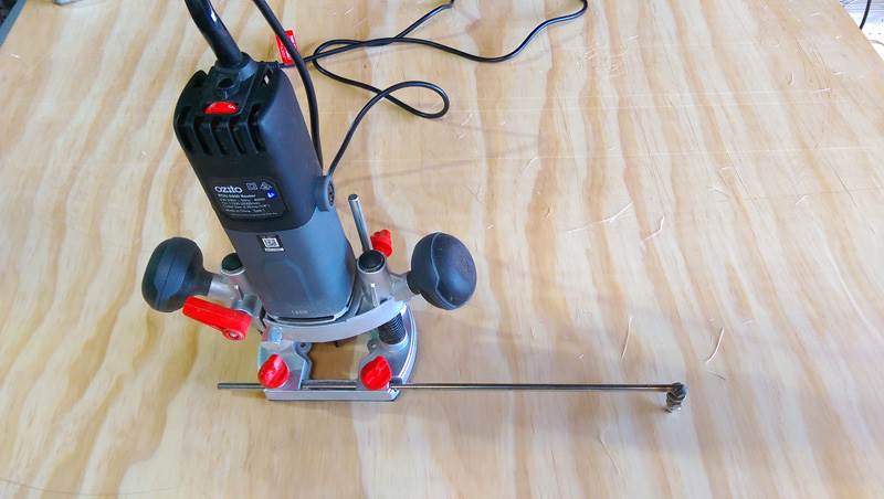 10 Circular router guide