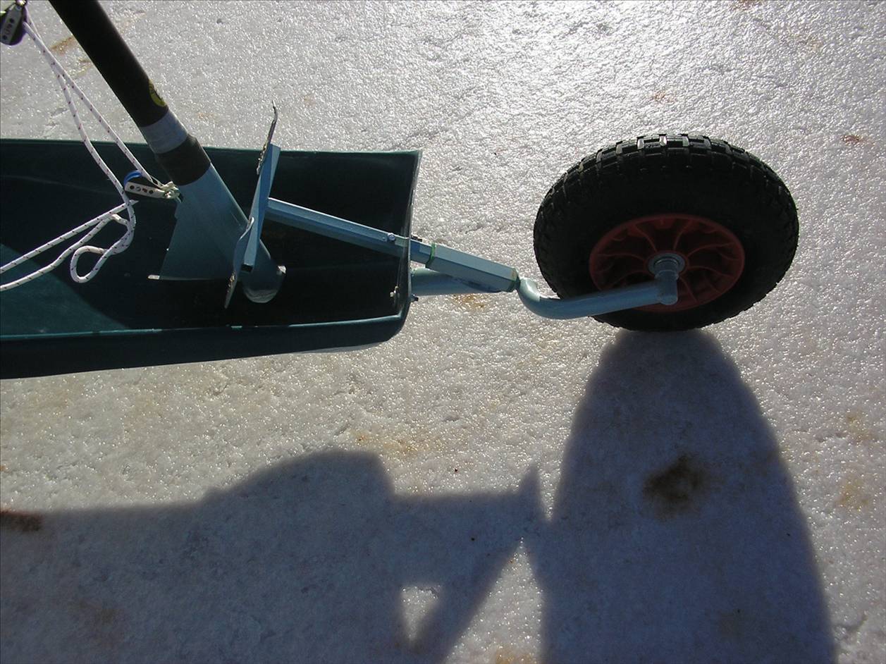 First Mini explorerlaunched on Lake Lefroy june 07