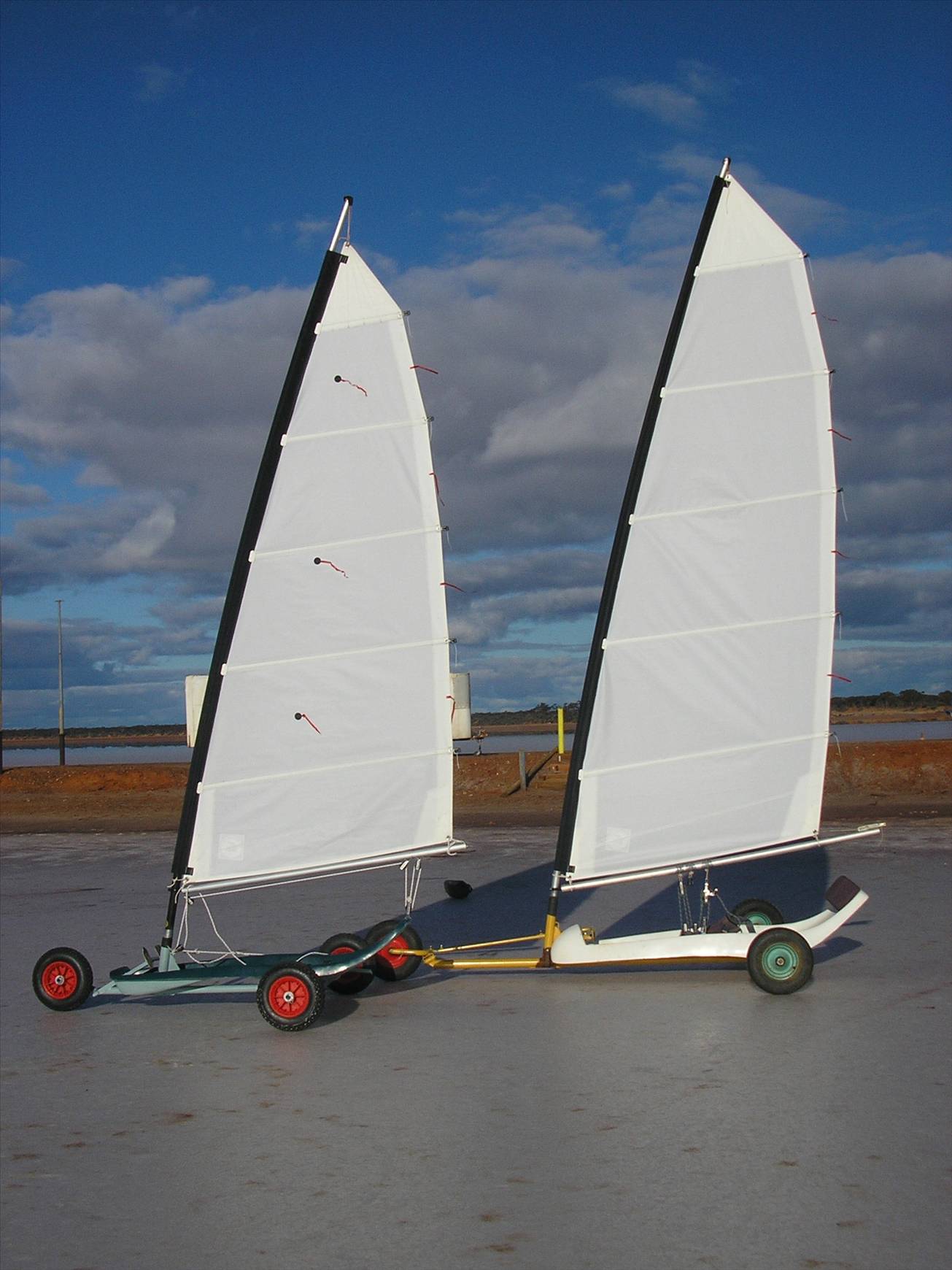 First Mini explorerlaunched on Lake Lefroy june 07