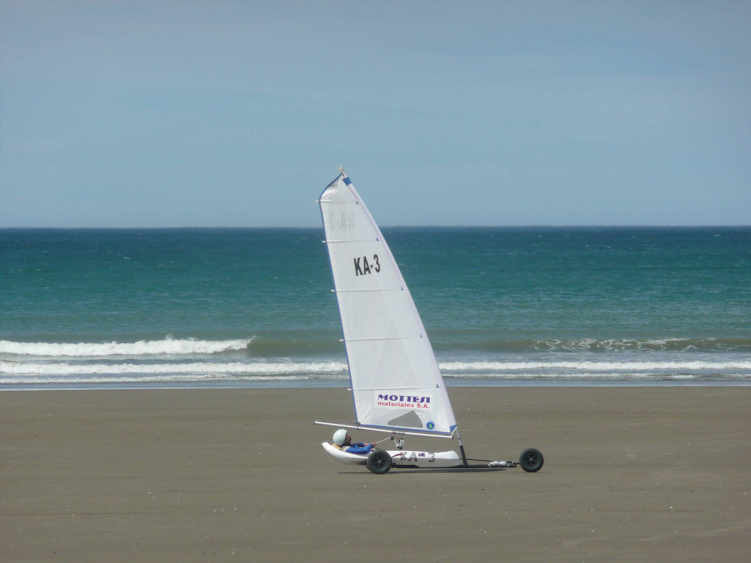 KA 3 hire yacht with hire sail