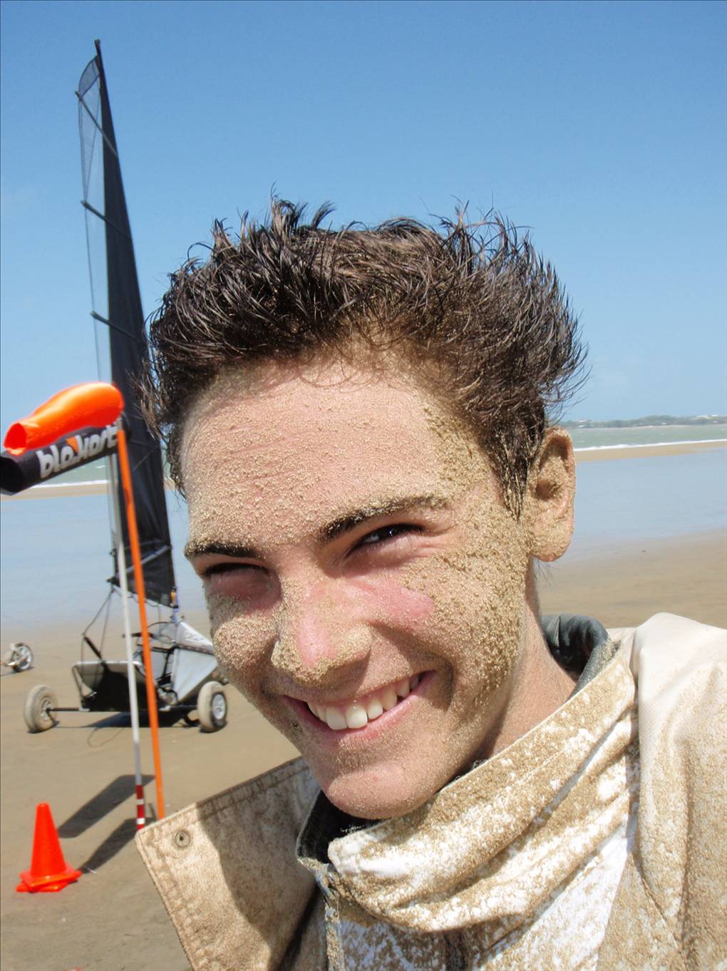 Blokarting with out a pod on a wet Bucasia beach
