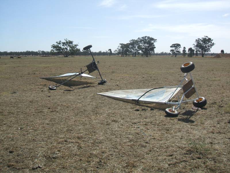 Finished miniyacht assembled. 