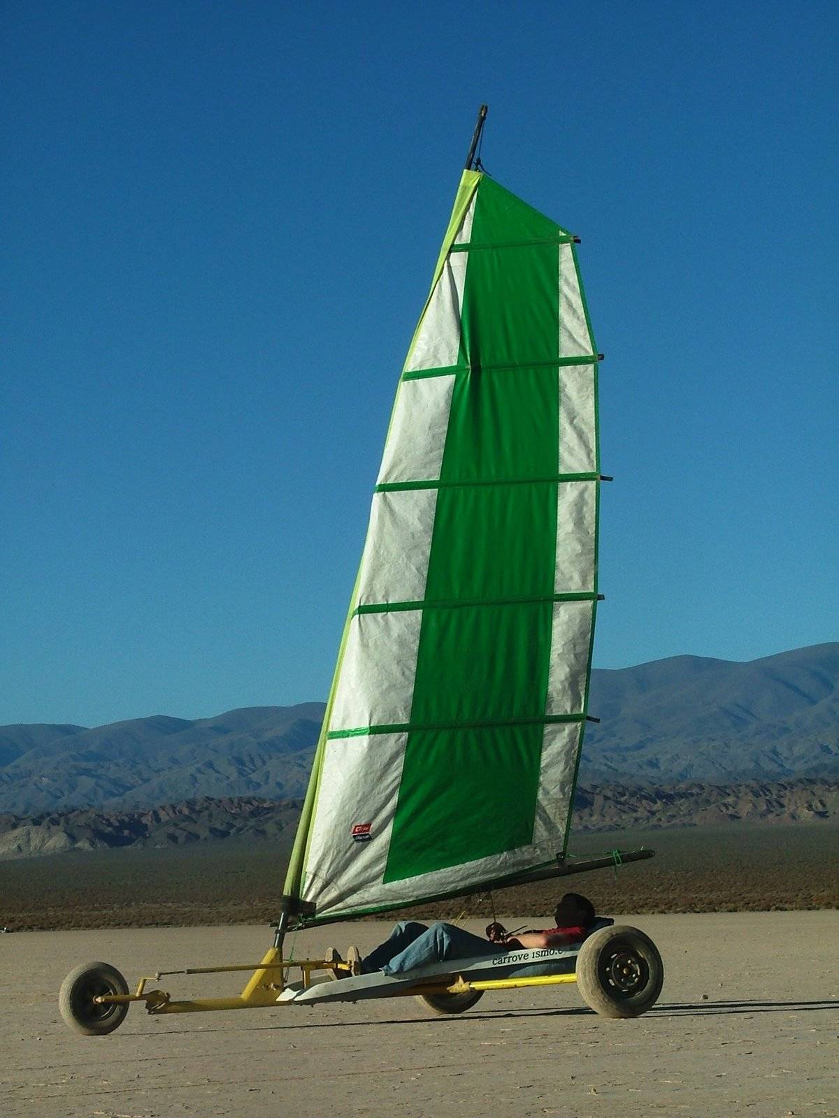 Landsailing, pampa del leoncito, argentina 