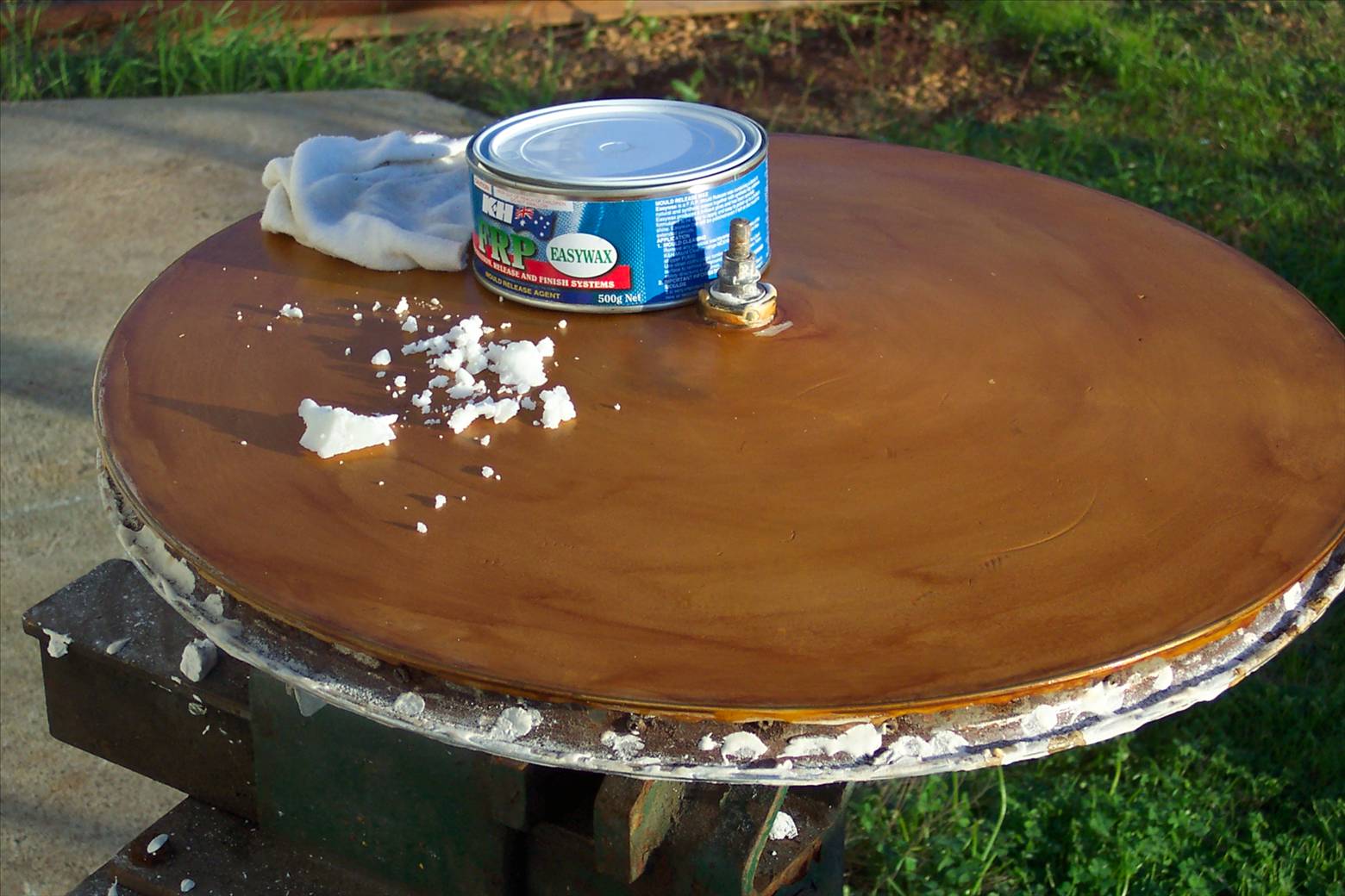 Waxing plug for mould 