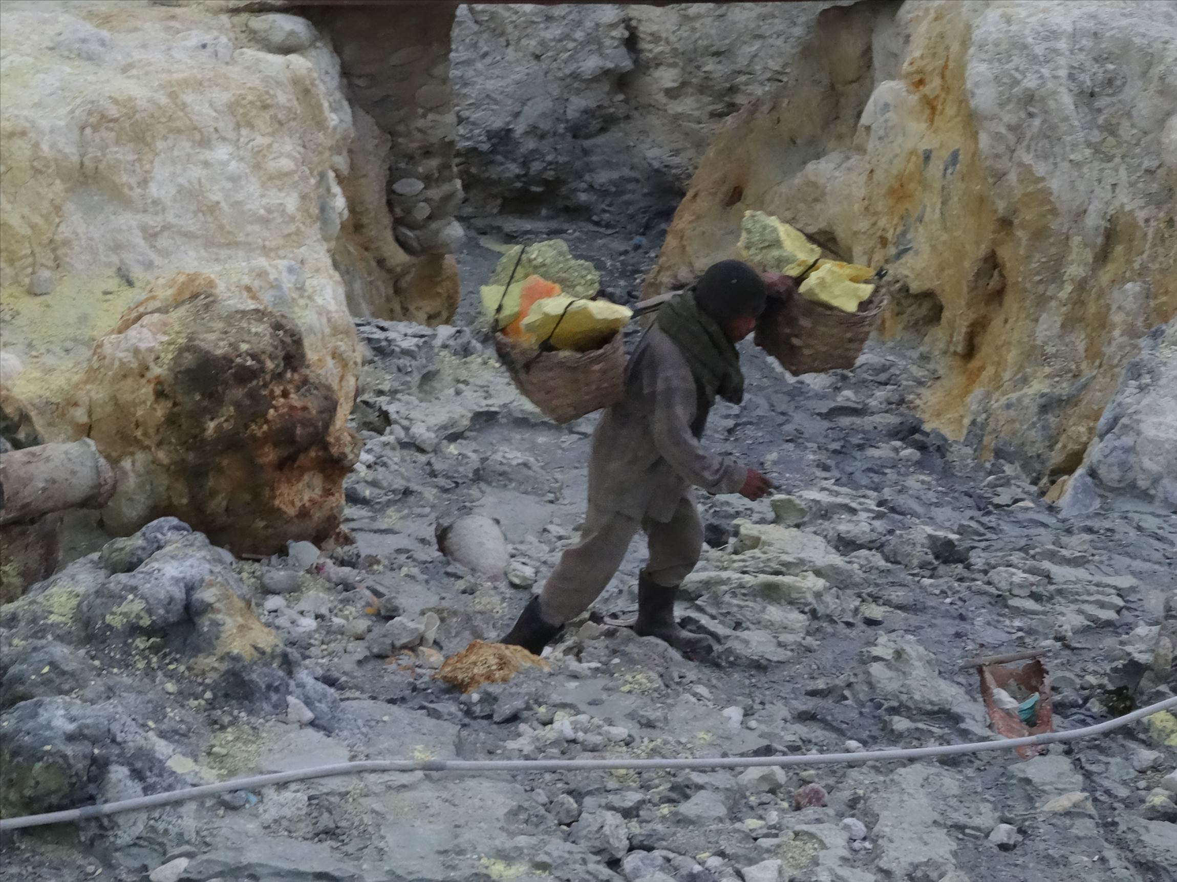 sulfur miners