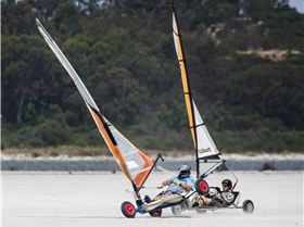 Chook overtaking blokart 2